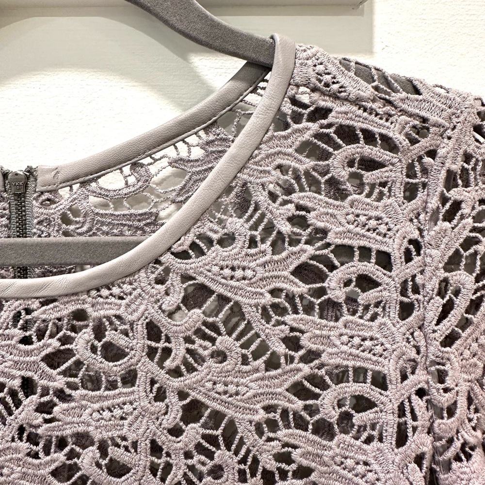 Lace top - Picture 3 of 6
